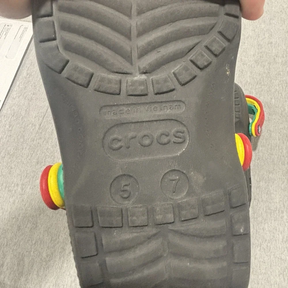 Crocs Classic Clog Black Triple Strap Red Yellow Green Jibbitz Mens 4 Womens 6